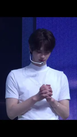 he's very religious🤍 #TWS #투어스 #SHINYU #신유 