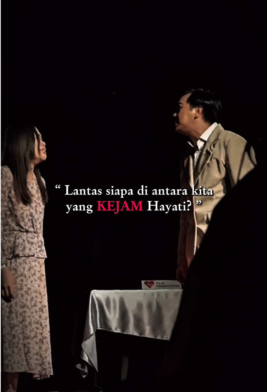 The iconic part of #tenggelamnyakapalvanderwick . I guess skrip paling panjang pernah hafal, and paling berat jugak nak deliver. #buyahamka #indonesia #minangkabau #theatre 