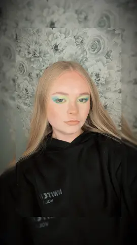 A spot of colour on a dull day 💚🩵💚  Prepping the skin:  @simpleskin Cleanser & Toner  @bobbibrownuk Face base & there under eye cream  @nyxcosmetics_uk Face glue  Now the makeup:  @elfcosmeticsuk Liquid highlighter  @morphebrushes Concealer  @lorealparis Foundation  @plouise1 Dream a little dream face pallet  @plouise1 Three of a kind lip liner in the shade Cherished @lorealparis Concealer  @madebymitchell Liquid Bronzer @toofaced eye shadow palette  @bperfectcosmetics Sceptre palette  @morphebrushes Mascara  @plouise1 Just the two of us lipstick and gloss Crazy in love @bperfectcosmetics Carnival eyeshadow palette  @makeuprevolution Setting Spray  @charlottetilbury Bronzer  @morphebrushes Brightening translucent powder  @charlottetilbury translucent powder  @rimmellondon press powder  #colour #greeneyes #blueeyes #makeup 