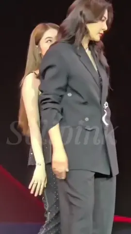 Yoo,,kami s'lalu merindukan ke usilanmu ketika bersama p'mali & yang selalu jadi sasaran penonton🙈 #faye_malisorn #fayeperaya #yokoapasra #fayo 