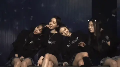 [17.11.2025] happy anniversary aespa!yhankyou for doing you best for the these 5 years. i can't belive it's been five years since your debut,they have changed the months and years,they have gone through laugher and crying.we love youu aespaa