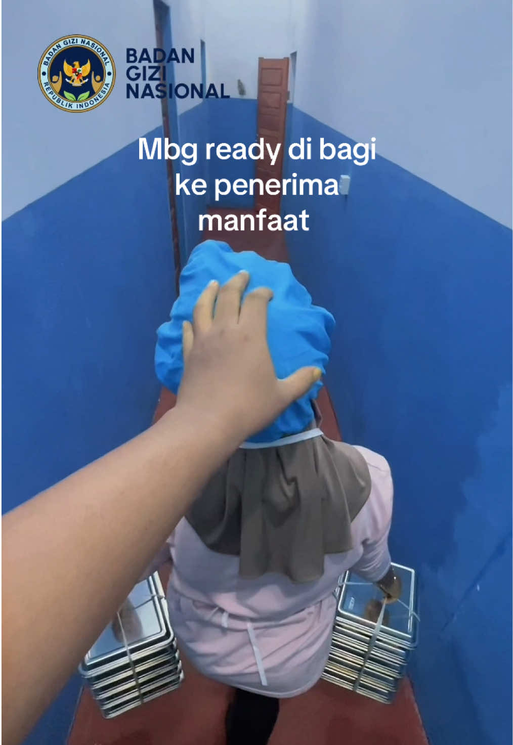 Kakak relawan izin ikut trend 😭🙏🏻🍱.     #mbg #foryoupage #fyppppppppppppppppppppppp  #makanbergizigratis #menujuindonesiaemas 