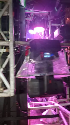 mas yoga lagi mantau anak kandungnya @hksaudioproduction57 #pesonagondanglegi #viral #soundhoregjawatimur #fyp #foryou 