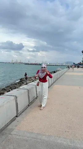 . Seluaq putih xjarang langsung okey . Best Dan selesa gilaaa 😍