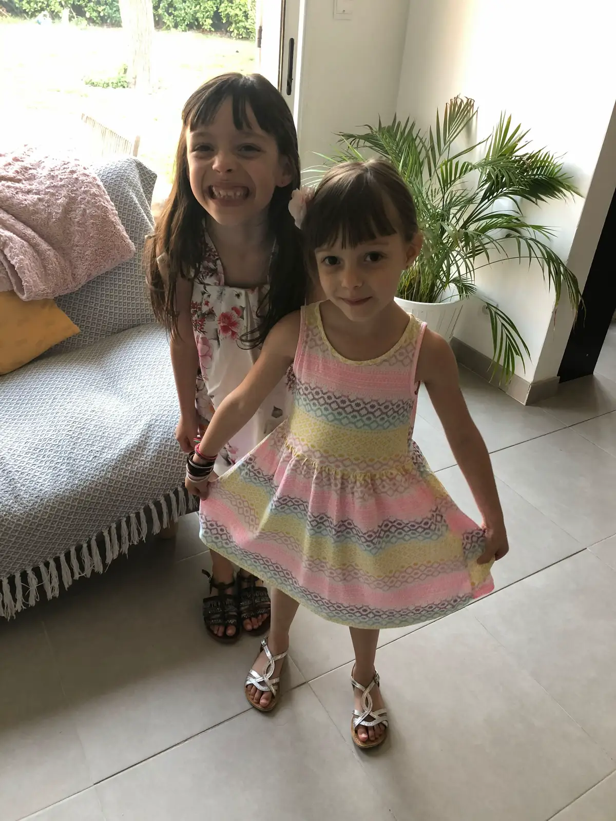 Le temps passe , les enfants grandissent mais l amour est toujours aussi fort autour de cette famille recomposée…#lacomtessevirginie 