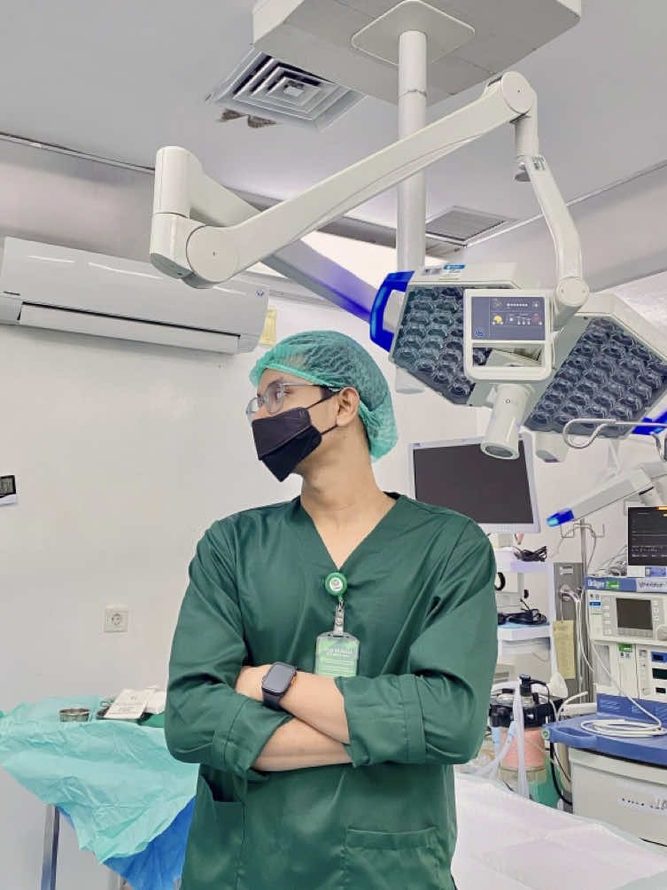 “Dua profesi, dua sapaan pagi, satu tujuan yg bermanfaat.😄 #fpyシ #keperawatan 