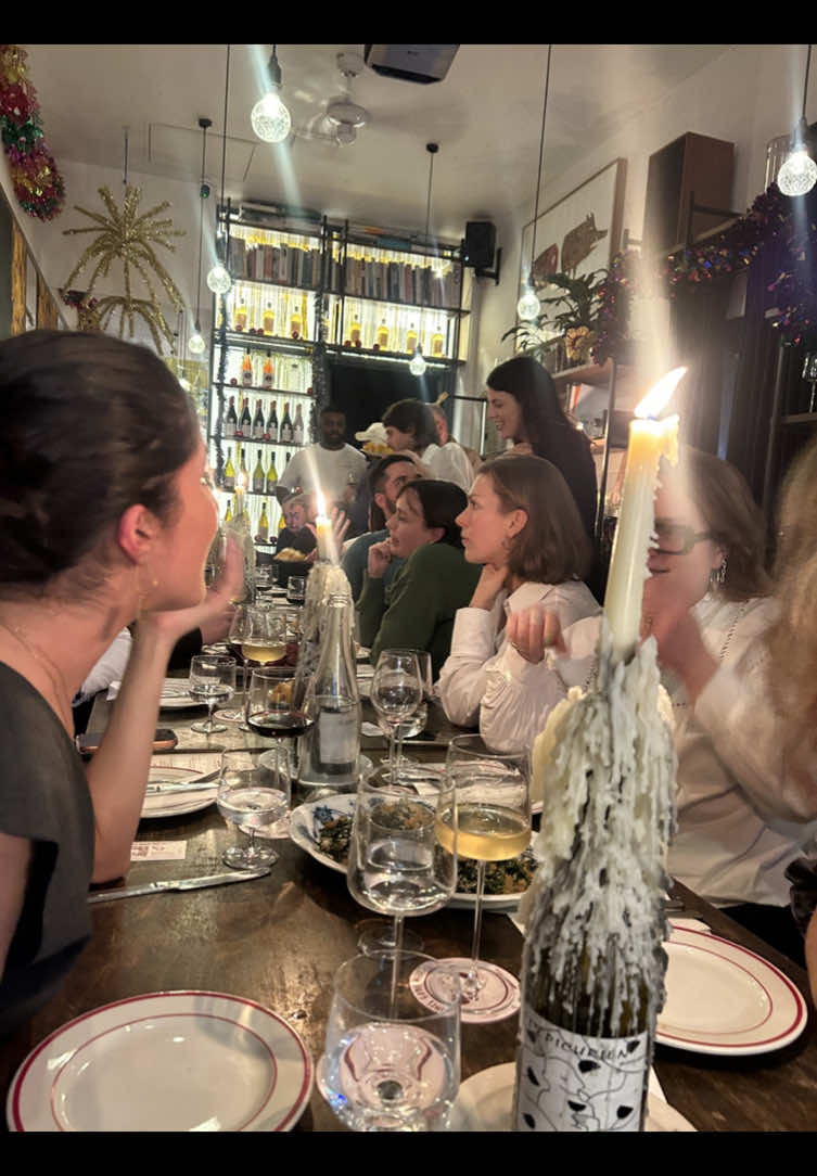 Solo date diaries | supper club edition 🕯️ @Appetite hosted their first supper series event at Lardo. An evening of wine & Italian bites shared by strangers 🍝🍷 I had the best time and my fave solo event/meal out yet! Clicked with so many wonderful people and added so many food & clothing spots to my maps (always a must) 🫣 📍lardo, London fields  #londonhotspots #londonrestaurants #londonfood #supperclub #londondrinks 