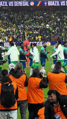 Einfach den einen Spieler vergessen 🤣 #vinijr #vini #viniciusjunior #brasil #senegal 