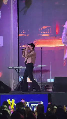 Chit Thu Bazaar #yzphotography  #mobilephotography  #photoshoot  #trending  #fyp 