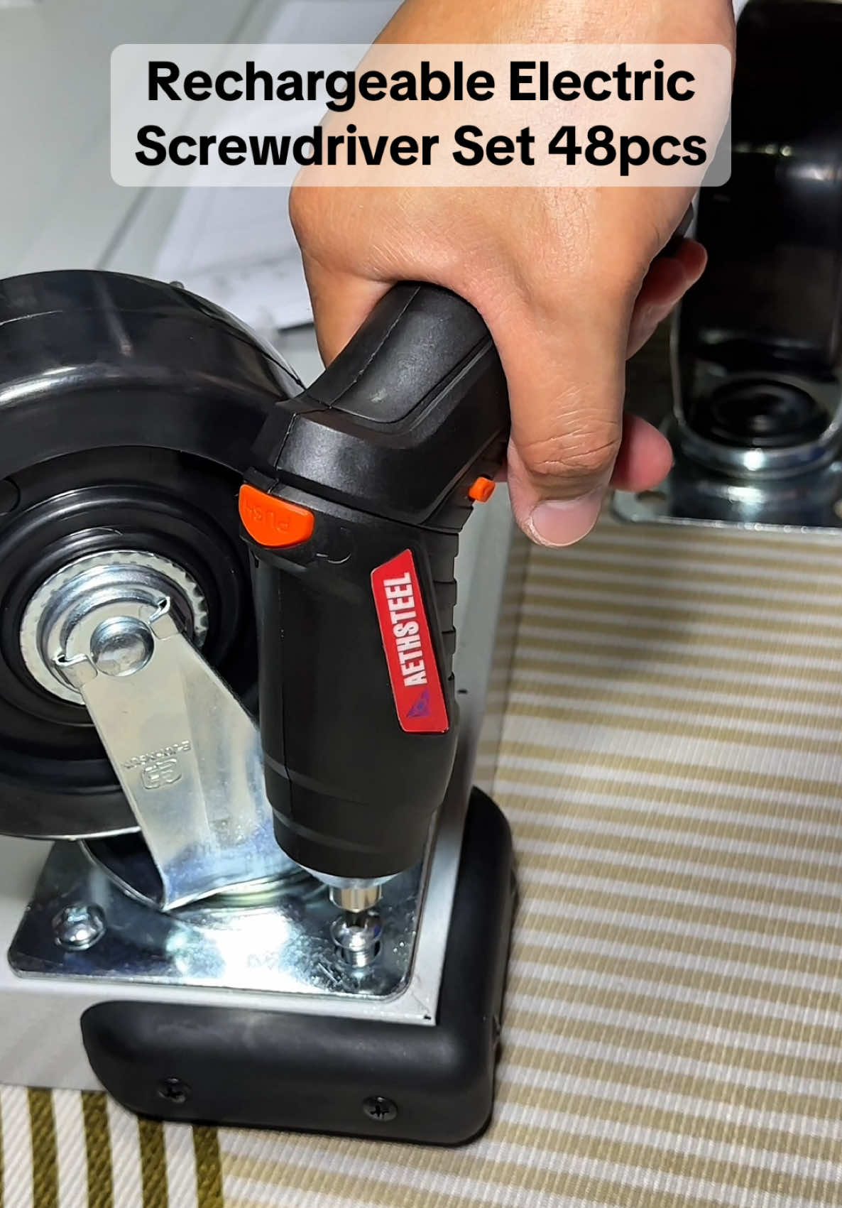 Hindi ka na mahihirapan magpihit ng screwdriver kapag nagbubutingting ka. #screwdriver #screwdriverset #electricscrewdriver #rechargeablescrewdriver #diytools 