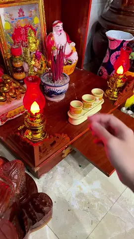 Đèn để bàn thờ vĩnh cửu trang nghiêm cổ kính BA1162 Dùng pin Bóng LED bền bỉ Ánh sáng ấm áp Tiết kiệm điện năng Chất liệu nhựa ABS#denbantho #huongtichcuc74 #huongchiase74 