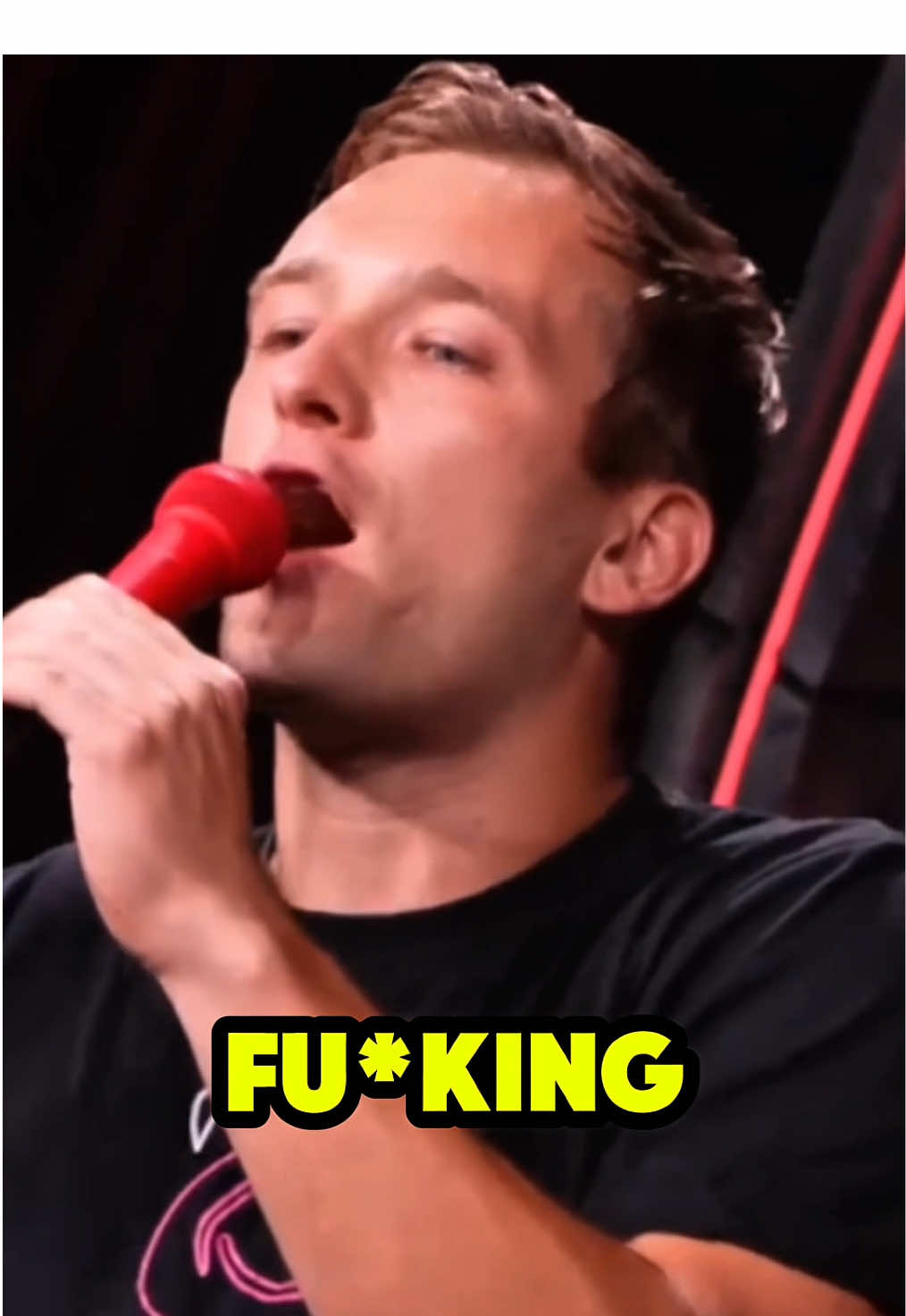 Every Girl Does This on Date Night 😭 #arimatti #killtonypodcast #comedy #standupcomedy #funny 