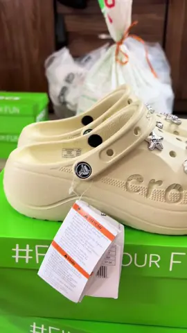 dép cross baya platform đế cao 5 cm gắn charm 3D#depcross #cross #depsuccross #depcrocs #depdecao 