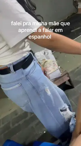 o orgulho dela em saber que eu aprendi espanhol com a Anitta 