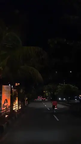 Malam yang syahdu di jalan Boelevard Grand Depok City Depok. Ada kah sahabat SP mempunyai kenangan atau kangen dijalan ini.  #seputardepok #Vlog #depok #umkmbangkit #granddepokcity 