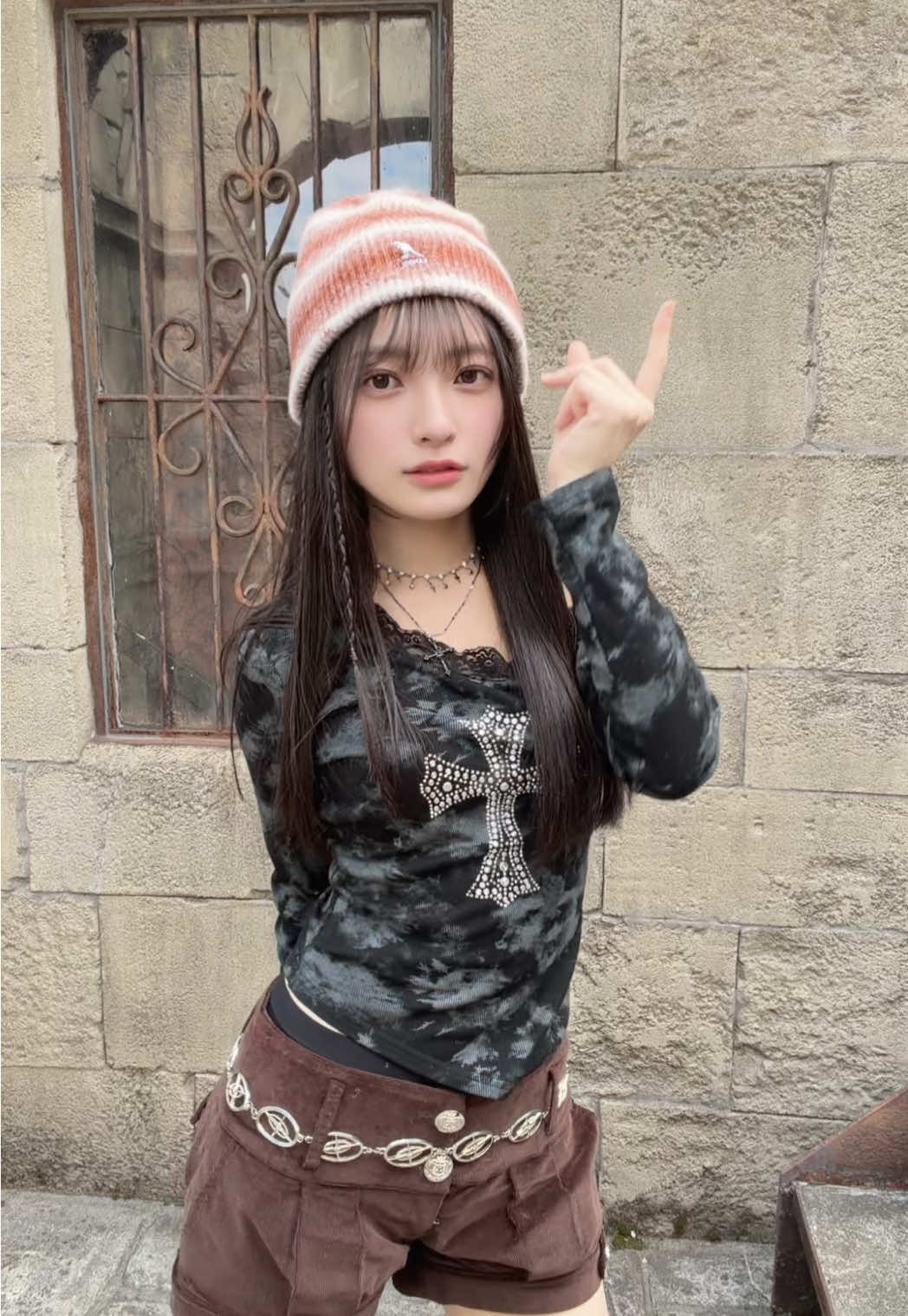 首周りスッキリしてる服似合う説