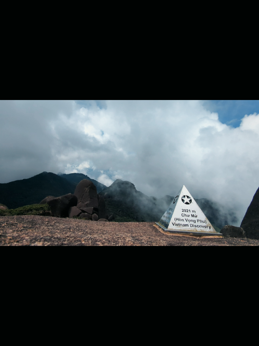 Chạm tới mei, hiên ngang giữa bầu trời ☁️ #trekking #leonui #chumu #honvongphu  #meitrekking 