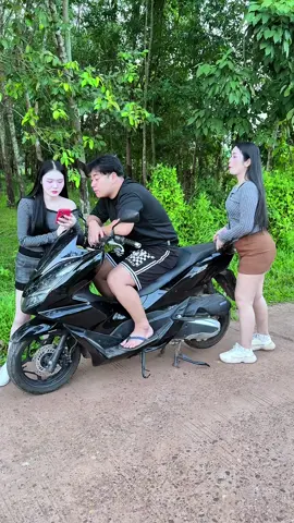 #tiktokmyanmar #foryou #မြင်ပါများပီးချစ်ကျွမ်းဝင်အောင်လို့🤒🖤 #ဆယ်လီမှအသဲပေးတာလား #ရီရတာအူပါနာတာ😂😂😂😂😂 