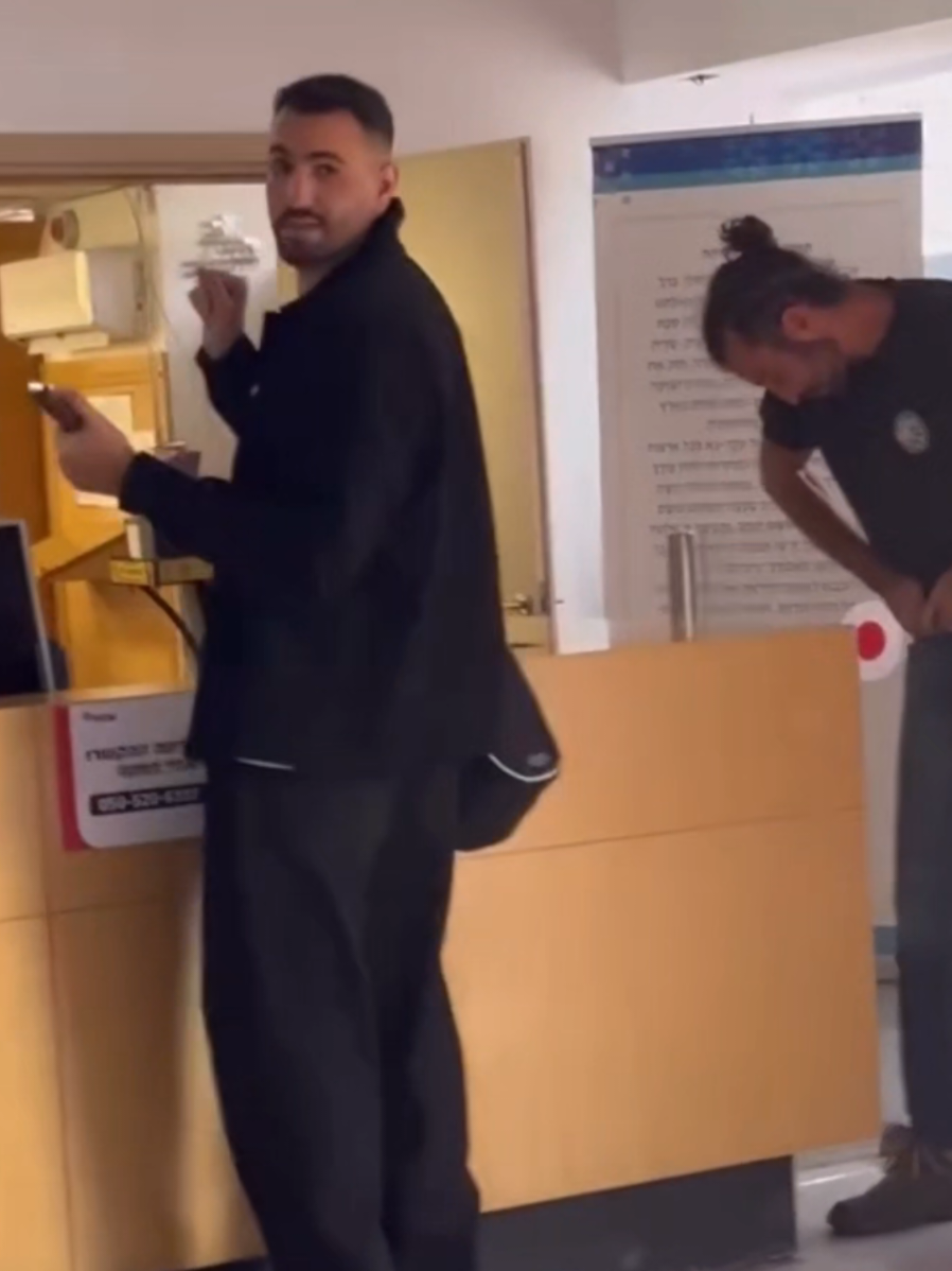 פשוט נכנסתי @بقلاوة القاسم @Liat_berkovich_kraviz #יקירברזוהר #ליאתברקוביץקרביץעלשםיקירברזוהרסביומורי #yakirbarzohar #ליאתברקוביץקרביץ 