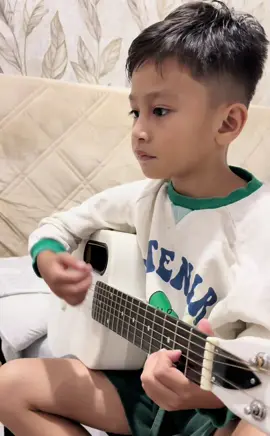 Tertatih - krispatih #krispatih #gitar #gitarcover #gitarakustik 