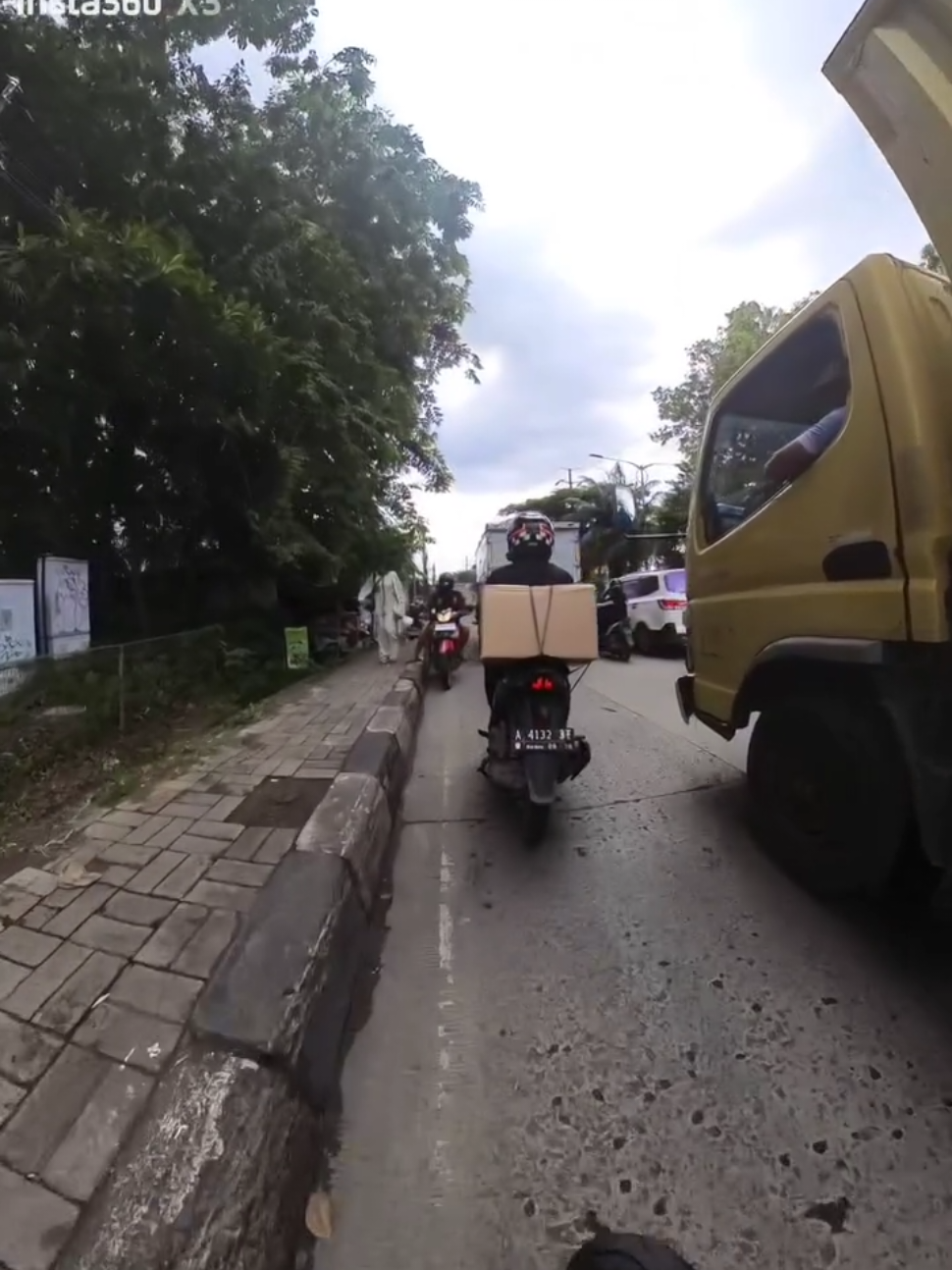 Serem banget 😨😭 Rekomendasi oli yg bikin motor u tetep adem 👇  @ctxindonesia 