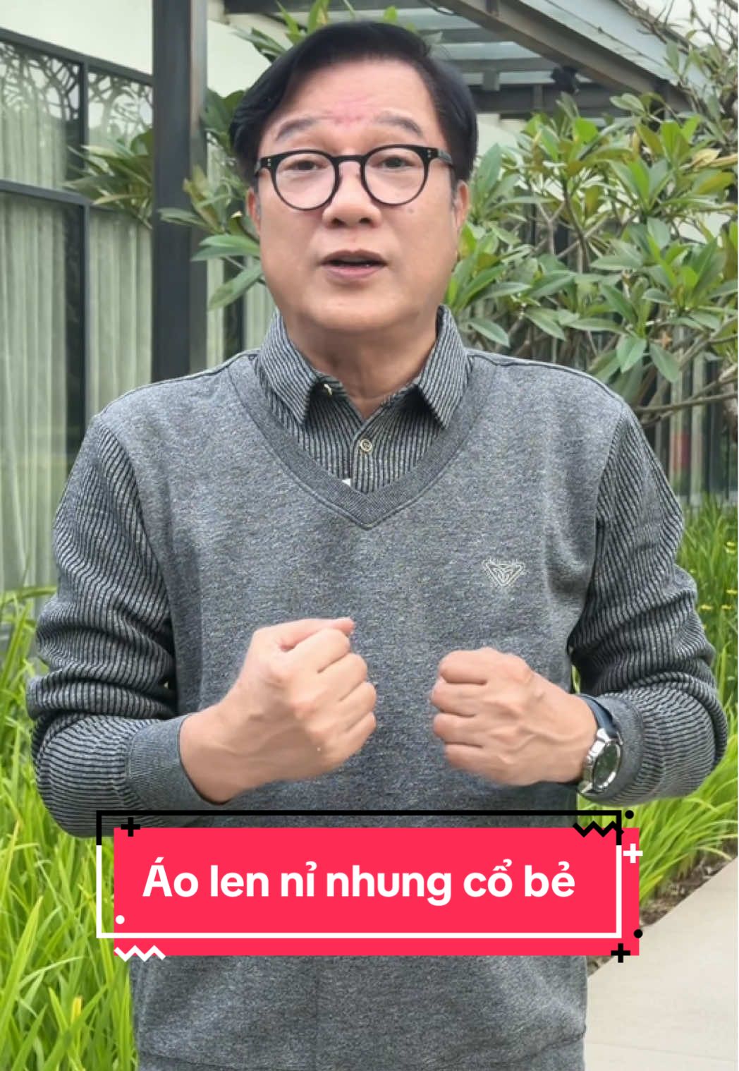 Chiếc áo len lót nỉ nhung lịch sự, ấm áp, thích hợp mặc thường ngày 🥰 #xuhuong #tikhub #thoitrangtrungnien #aolennam #aolen 