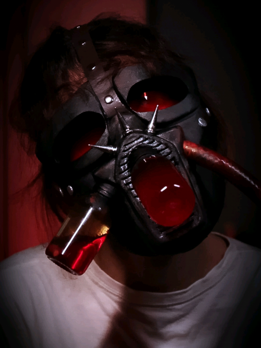 Fui parar em Hexatombe com a máscara do Franco! 🩸 A banda tá quase completa, só falta um integrante hehe 👀 @PSIKOLERA  #ordemparanormal #hexatombe #impressão3d #boolachitaa #paravoce