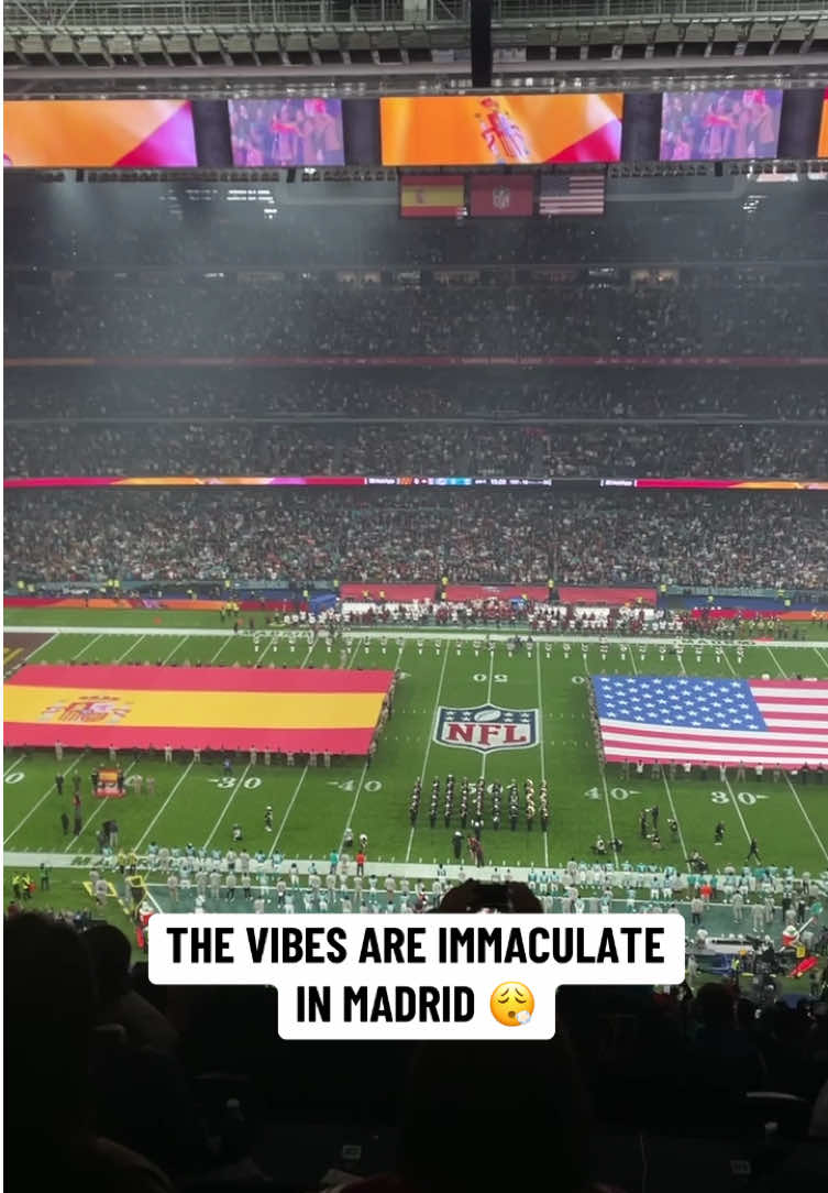 unreal atmosphere 😯 #miamidolphins #washingtoncommanders #nfl