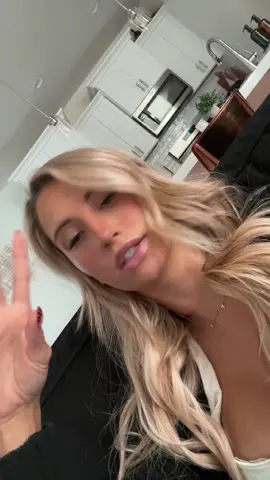 Strictly cardio 😉 #blondesdoitbetter #fyp #foryoupage #friendswithbenefits #prettygirl 
