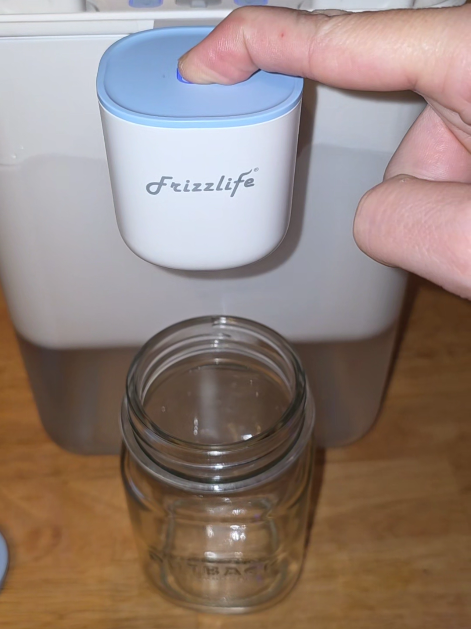 @Frizzlife Solution #tiktokshopcreatorpicks #bfcm #tiktokshopblackfriday #waterfilter 