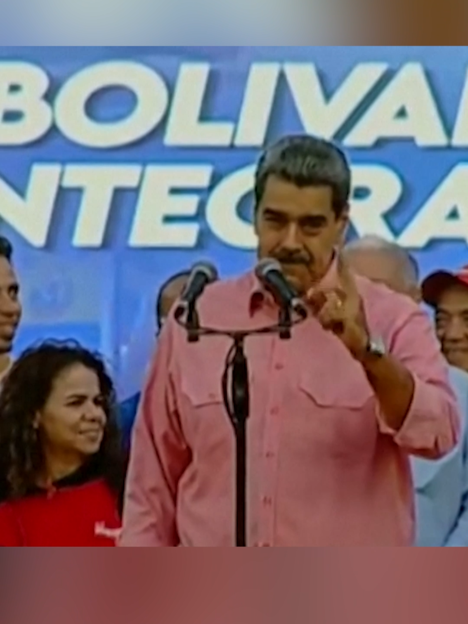 Maduro canta 