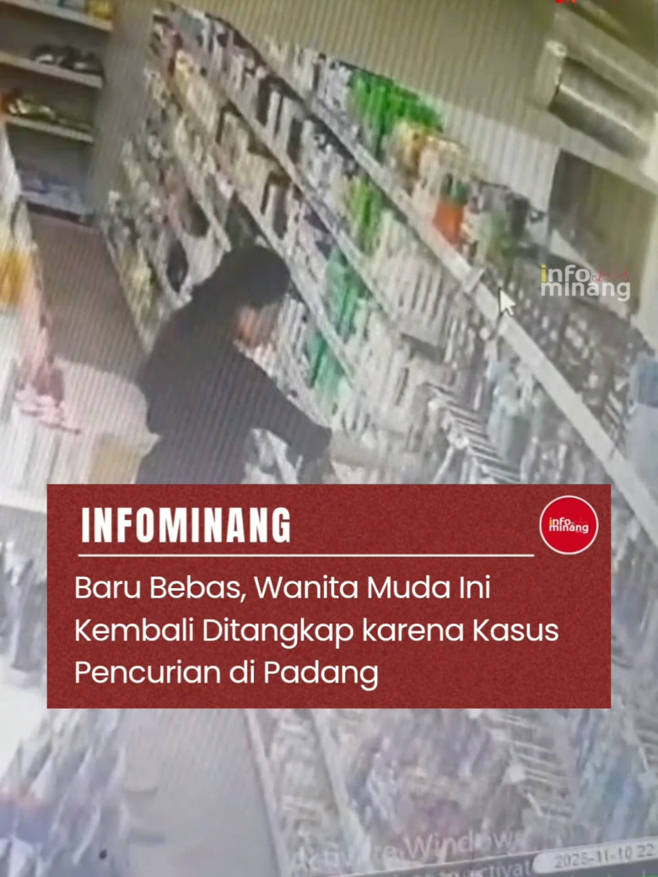 Tim Klewang Satreskrim Polresta Padang menangkap seorang perempuan yang diduga terlibat dalam aksi pencurian di X Mart Ulak Karang, Kota Padang. Penangkapan dilakukan pada Sabtu (15/11/2025) malam sekitar pukul 20.00, setelah penyidik memastikan identitas pelaku melalui rekaman CCTV di lokasi kejadian. Kasat Reskrim Polresta Padang, Kompol Muhammad Yasin, menjelaskan bahwa penangkapan tersebut merupakan tindak lanjut atas laporan polisi tertanggal 15 November 2025, dengan pelapor atas nama Abdul Latip. Tersangka diketahui berinisial SF, atau dikenal dengan panggilan Cipa (22). Belakangan diketahui, perempuan ini berstatus residivis yang sebelumnya juga pernah menjalani masa tahanan penjara. Aksi pencurian itu dilaporkan terjadi pada Kamis (13/11/2025) pagi sekitar pukul 10.00 di X Mart Ulak Karang, Jalan S Parman Nomor 137, Kecamatan Padang Utara. Menurut penyelidikan, SF datang ke toko menggunakan sepeda motor milik temannya. Setelah masuk ke dalam minimarket, ia berkeliling mengambil sejumlah barang kebutuhan dan memasukkannya ke dalam tas belanja (shopping bag) yang sudah ia bawa dari kosnya. 