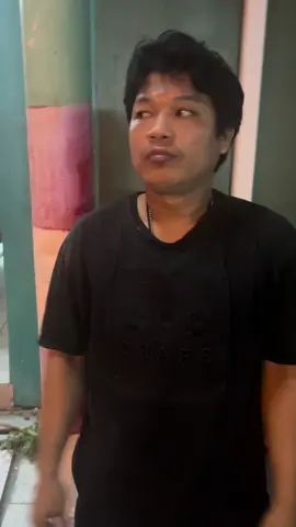 လူလိမ်ပါနော်.  ဒီကောင့်ကိုရှောင်  ကျွန်တော်ကတော့ လက်နဲ့ပဲ ရှင်းတယ်. မျက်နှာသာကြည့်.. သူ့အမည် ဇေယျာမင်းလွင်   