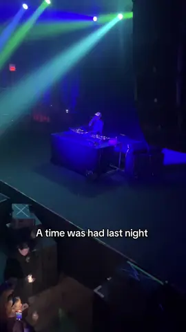 TikTok didn’t like the other jawn but finally got to see @Zack Fox 🫶🏾😭 #philly #zackfox #phiklytiktok 