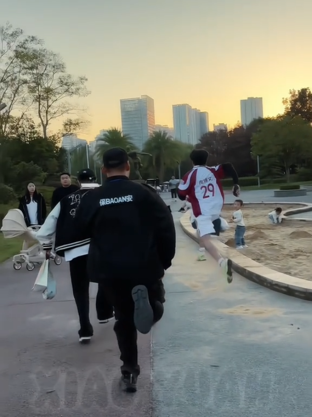 #pangbowen2004 #庞博文 #bangbacvan #pangbowen #pbw 