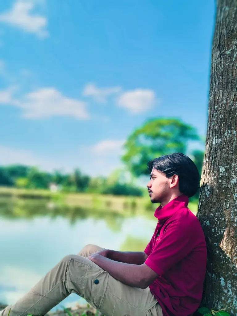 ☺️নির্জন নিঃশব্দে নিরিবিলি শেষ গন্তব্যে মানুষ মূলত একা..!❤️‍🩹