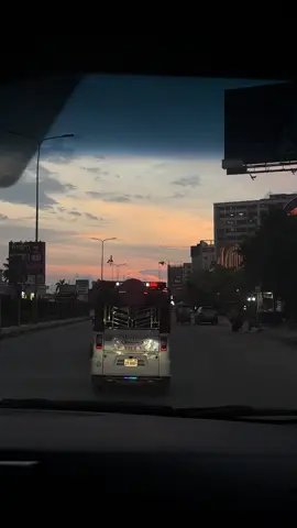 爱你的人怕给你不够多，不爱你的人只会嫌你要求多。有人喜欢你是因为你带给他快乐，而有人喜欢你是因为你就是他的快乐。“一个人多好不重要，对你多好才重要. #木牌 