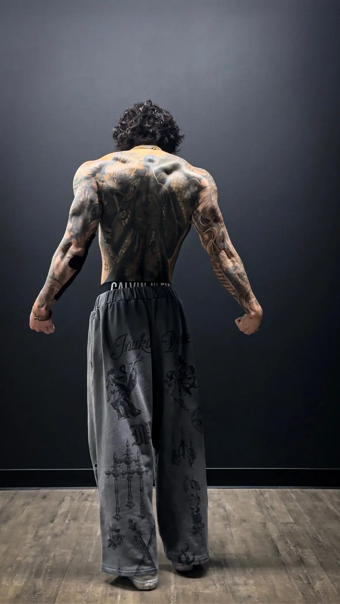 instagram: tattedbaki #fyp #gym #GymTok #backtattoo #gymfit 