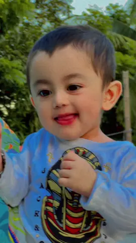 মাশাআল্লাহ মাশাআল্লাহ ,,,,,, রিহান কে কি কেও আগের মতো ভালোবাসো না নাকি 😂😂