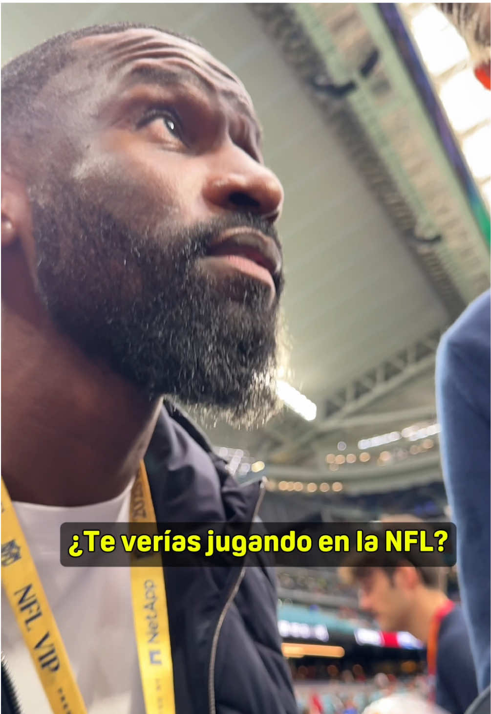 😂🏈 ¿JUGARÍAS EN LA NFL?  ⚽️ Las respuestas de estos futbolistas SON LO MÁS 🔝 #tiktokfootballacademy #deportesentiktok 