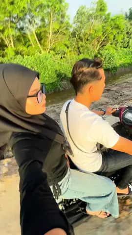 ingat mkn angin je tambah makan peluh tolak moto 🤣 #fypシ゚#pukat #pantaikelanang 