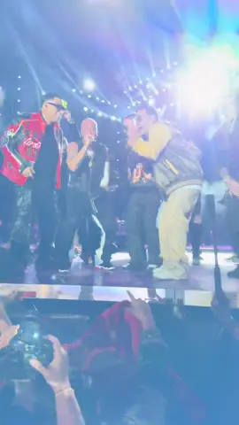 Buen espectáculo de old school baby rasta y gringo @TITO EL BAMBINO @Alexis y Fido #estadiomonumentaldecaracas #venezuela🇻🇪 #comandofrank 