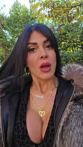 a belliiiii... accompagno mi madre all aeroporto e se na fanno parti faccip un casinooooo... #videoviral #facciamolodiventarevirale #neiperte #voliamoneixte✈🦁🔝💯💥 #trend 