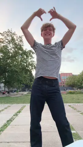 This video is old, but I miss my tan😔 #dance #fyp #viral #apple #trend 