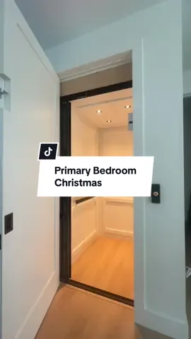 Turning my primary bedroom into a little coastal Christmas moment ✨ My first flocked tree ever and I’m officially obsessed. The blue, the gold, the seashell ornaments… it’s giving “holiday at the beach” without leaving home. Stay tuned for the full decorating moment! 🌊🎄 #kingofchristmas