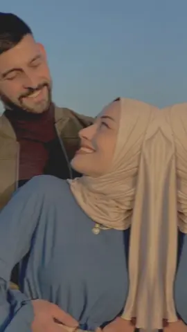 فـ لْيَحفَظِ الله وجهاً ما نَظَرتُ لَهُ‏ إلا وأشرقَ في أنفاسِيَ الأمَلُ🫂♥️#حب  مجردد ذوووء😌❤️