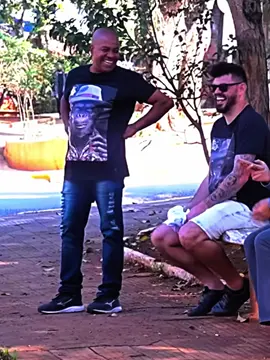 Rindo do nada🤣 #pegadinha #toninhotornado 