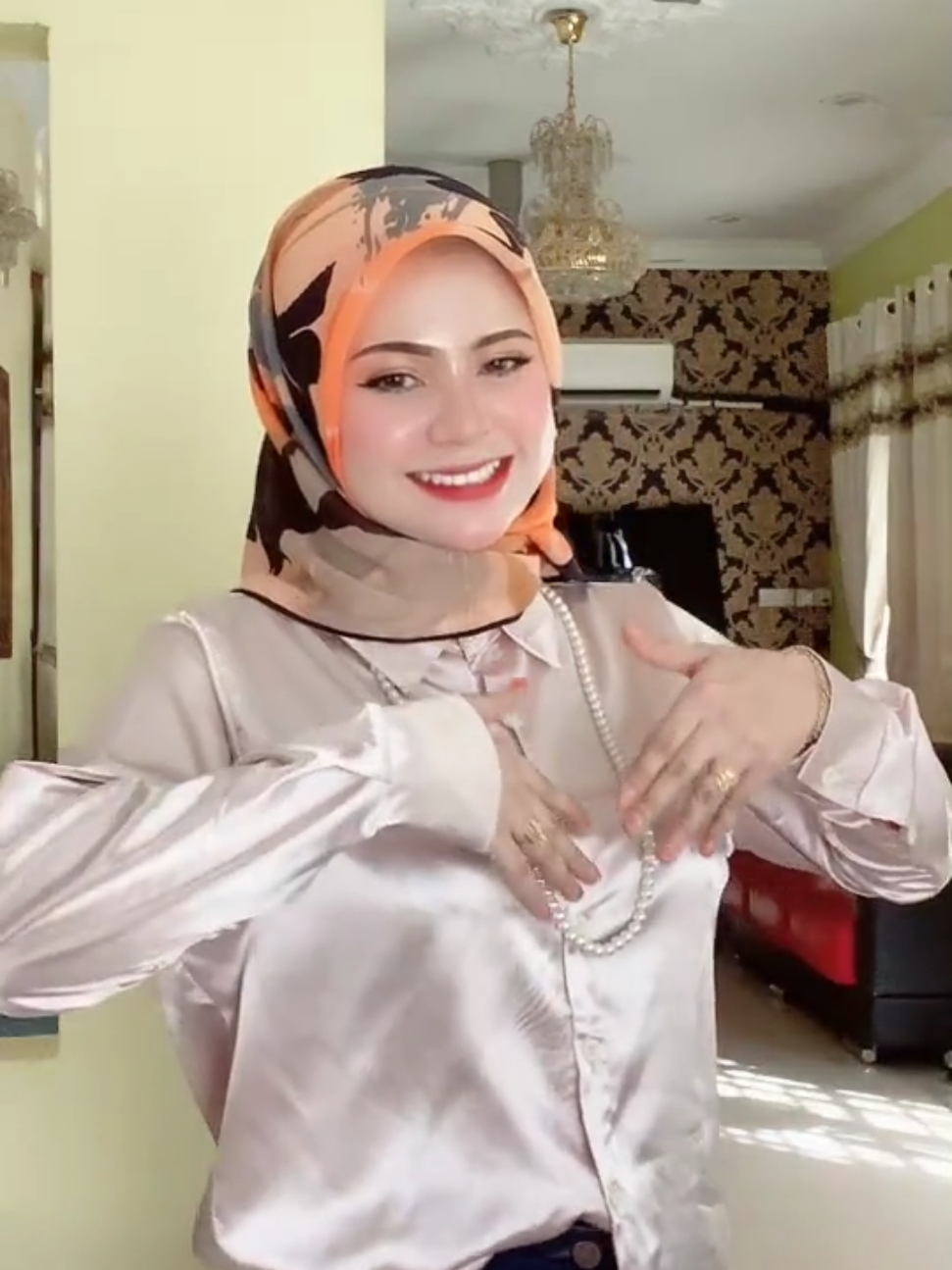 #gadisglossy #satin #kemejasatin #blousesatin #fyp 