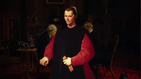 Телеграм-канал в био. Одна из главных заповедей Маккиавелизма - «Никогда не раскрывайся человеку полностью». 