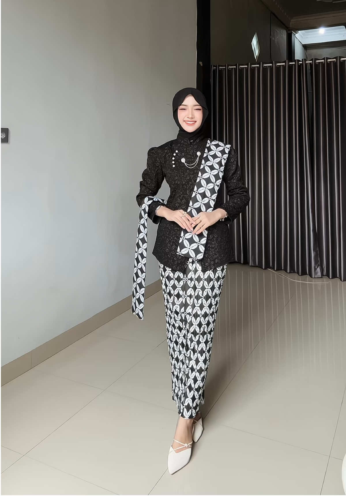 #OOTD #outfitinspo #kebayamodern #kebayamurah #kebayajanggan 